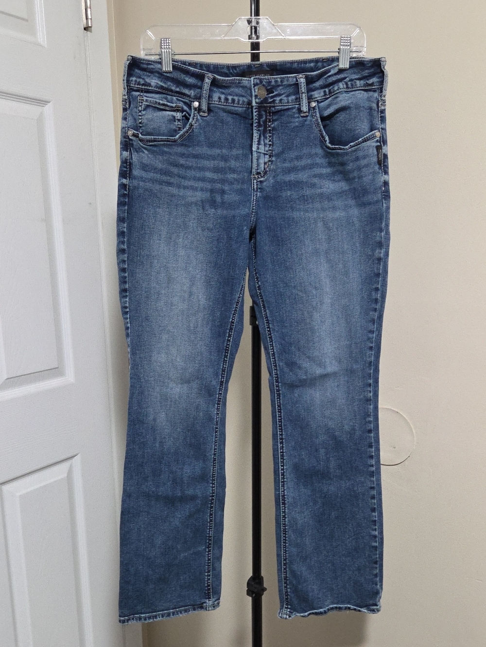 Silver Jeans Elyse Slim Boot Denim in Medium Blue Wash